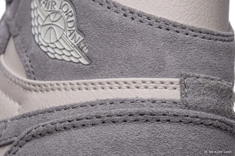 AH7389-101  (W) Retro 1  Jordan Ivory High air Pale 0902